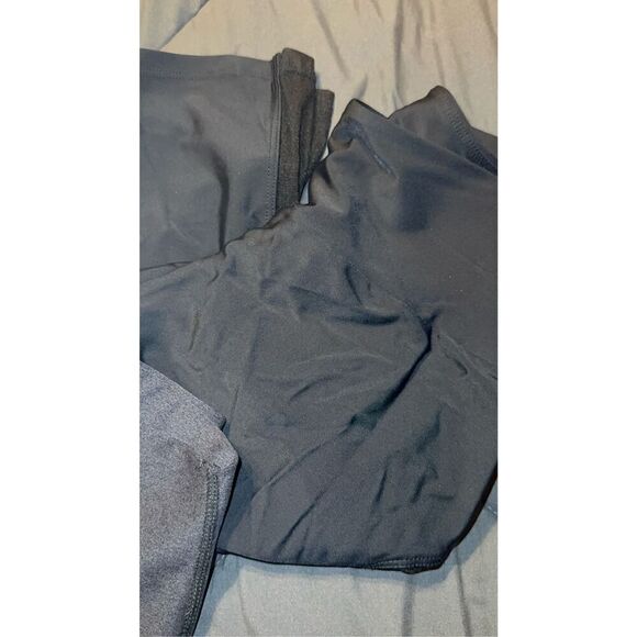 Women’s capri Leggings Bundle of 3  (Size X-Small) - Picture 5 of 5
